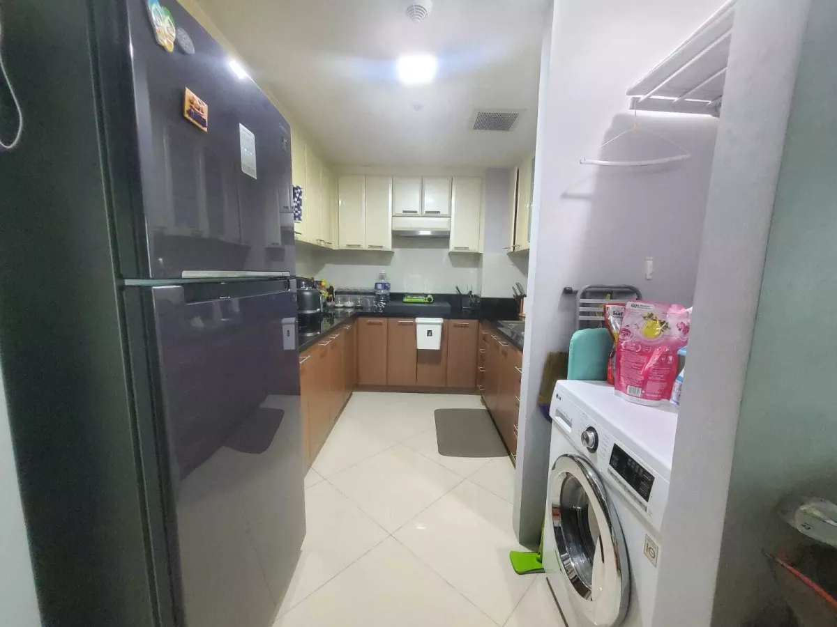 "8 Forbes Town: 1BR For Rent, 60 sqm, Furnished, Facing BGC, 1 parking, P60,000"03