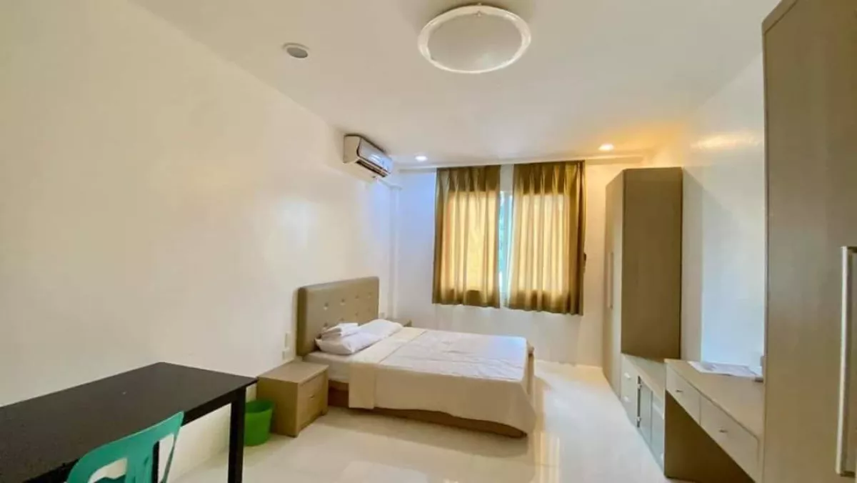 Studio Unit For Rent Located inside Clark!!!04