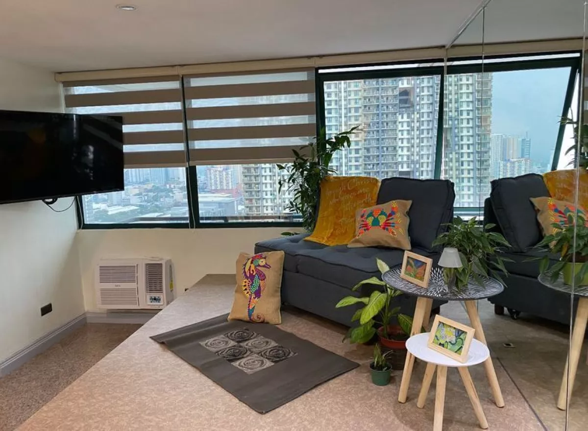 "Fully Furnished 1 Bedroom Unit for Rent in Paragon Plaza, Mandaluyong City"02