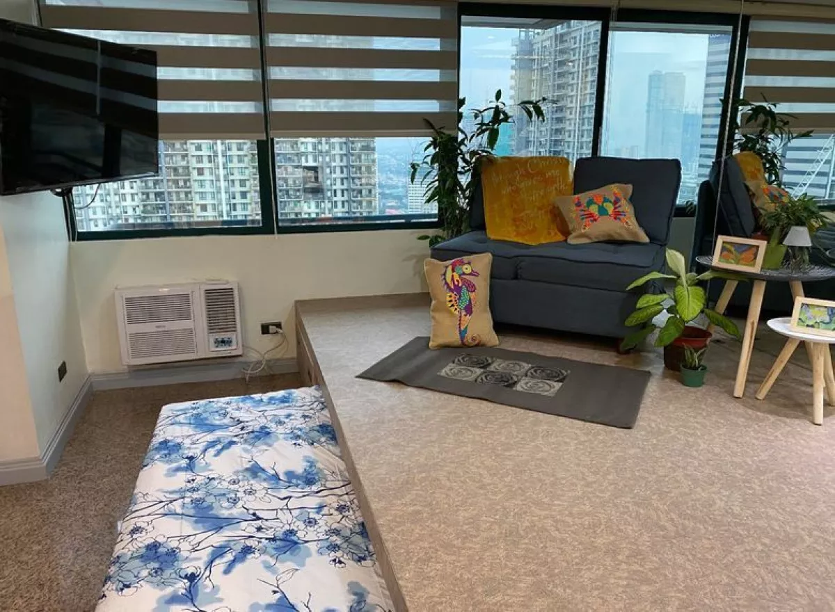 "Fully Furnished 1 Bedroom Unit for Rent in Paragon Plaza, Mandaluyong City"03