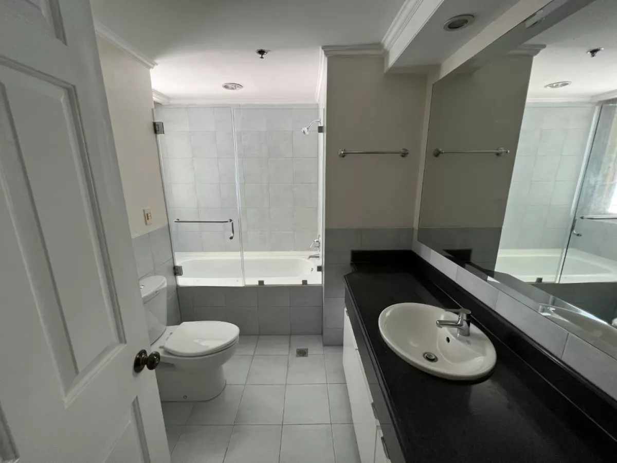 "3 Bedroom Condo unit for rent at Regency at Salcedo, Makati City"05