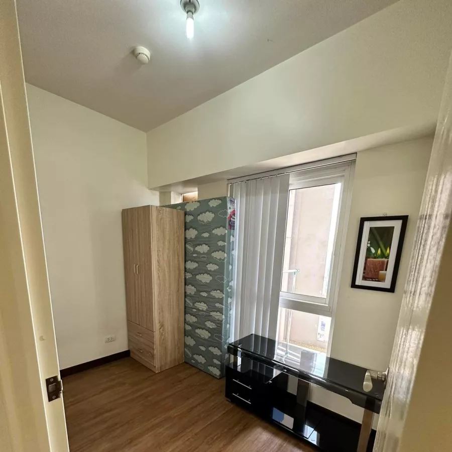 For Rent Fully Furnished 2 Bedroom with Balcony Lumiere Residences04