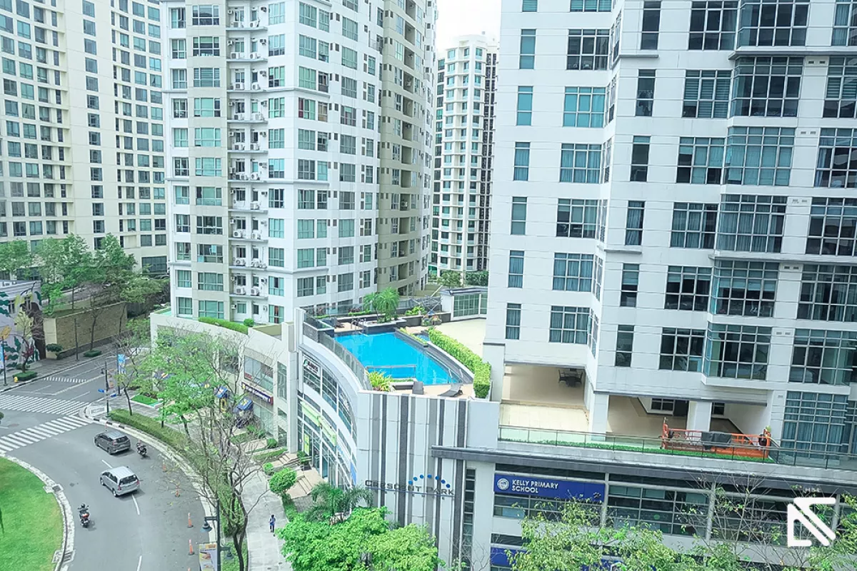 "Great Deal! Two Bedroom For Lease near Burgos Circle, Taguig City"06