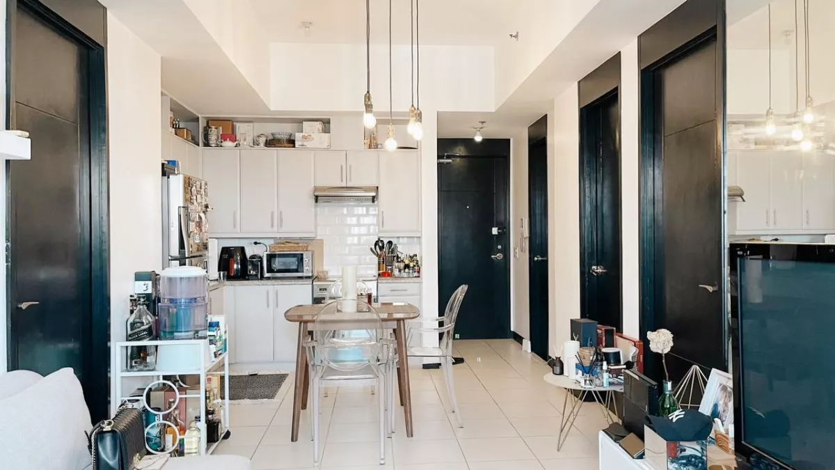 Flash Deal!! Fully Furnished 2 BR With Appliances For Lease In BGC !! 70k Only!03