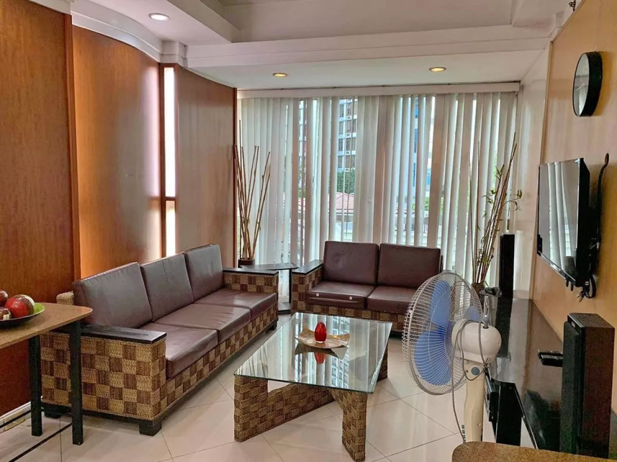 FOR RENT Kensington Place BGC 2 Bedroom Fully Furnished Burgos Circle04