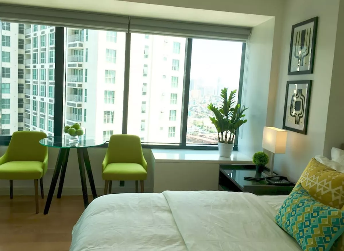 Fully Furnished Studio Condo for Lease- One Rockwell East- Makati02