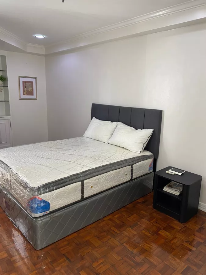 Residential Condo in Renaissance 200007