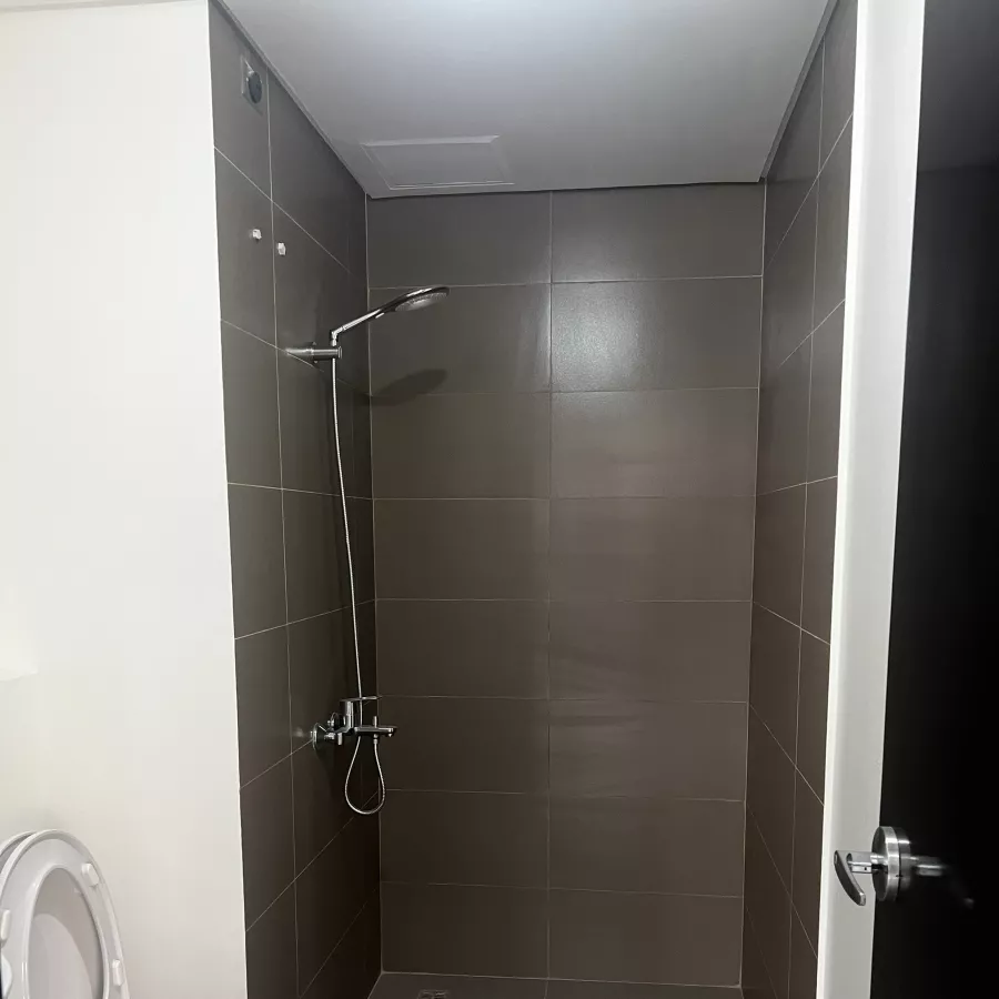Brand New Special Condo Unit with Balcony for lease at Muntinlupa07