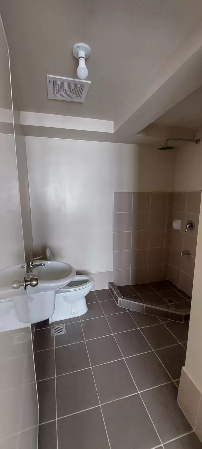 For Rent New 2 Bedroom Condominium Unit in BGC Taguig06