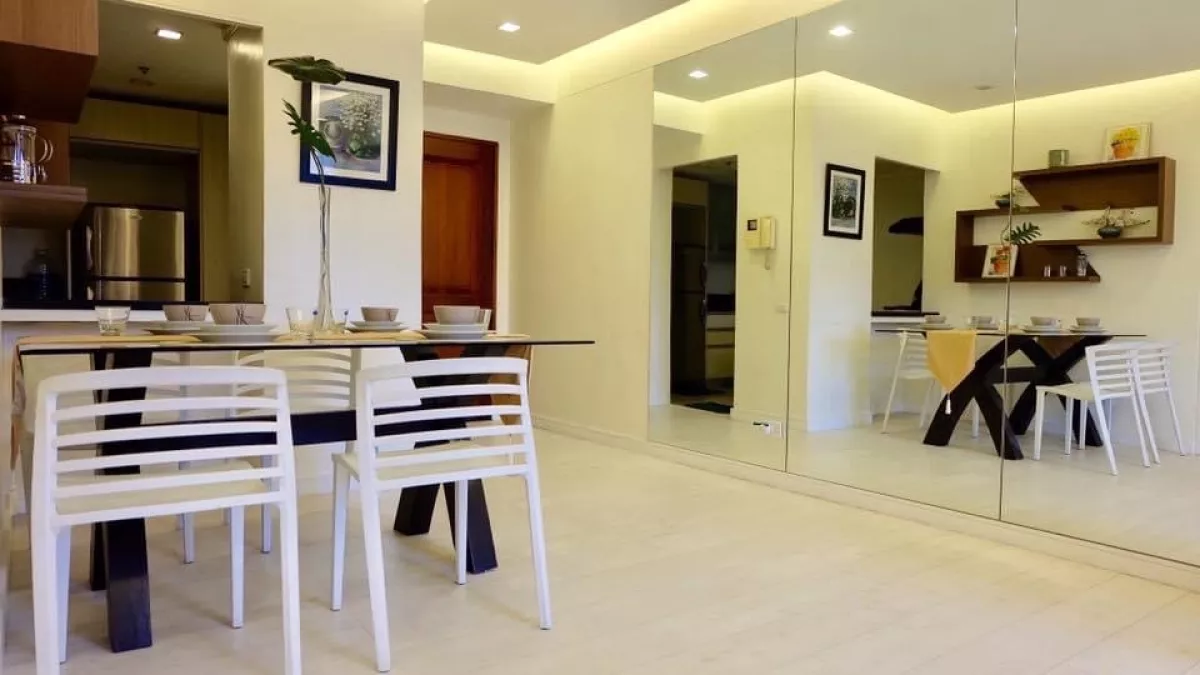 "For Lease: 1BR Condominium Unit in Renaissance Tower, Ortigas Center, Pasig City"03