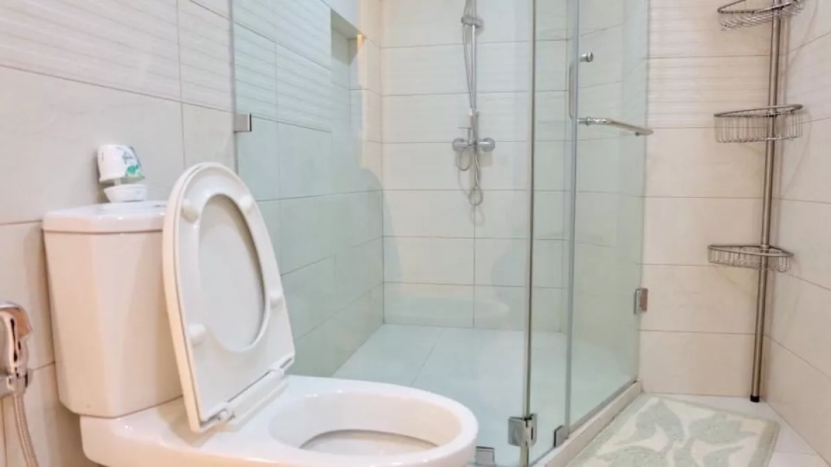 "For Lease: 1BR Condominium Unit in Renaissance Tower, Ortigas Center, Pasig City"08