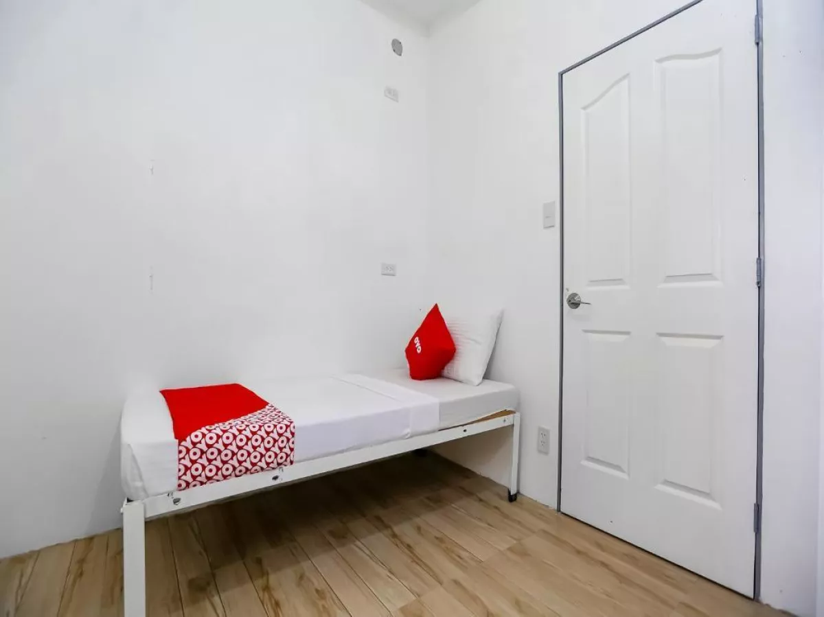 For Rent Fully Furnished Unit at OYO 665 Pasay Centrale Hotel in Pasay City02