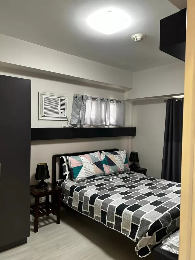 "Special 1BR Condominium in Senta, Makati CBD | 1DR-158"04