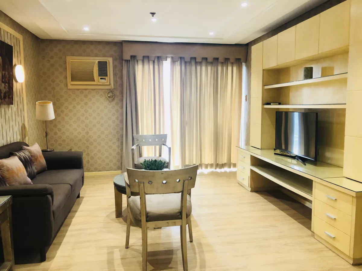 "For Lease 3 Bedroom in Elizabeth Place, Salcedo Village Makati"03