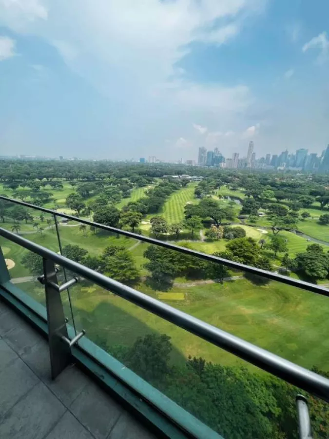 "8 Forbestown 2 Bedroom Golf Course view condo For Rent in BGC, Taguig"04