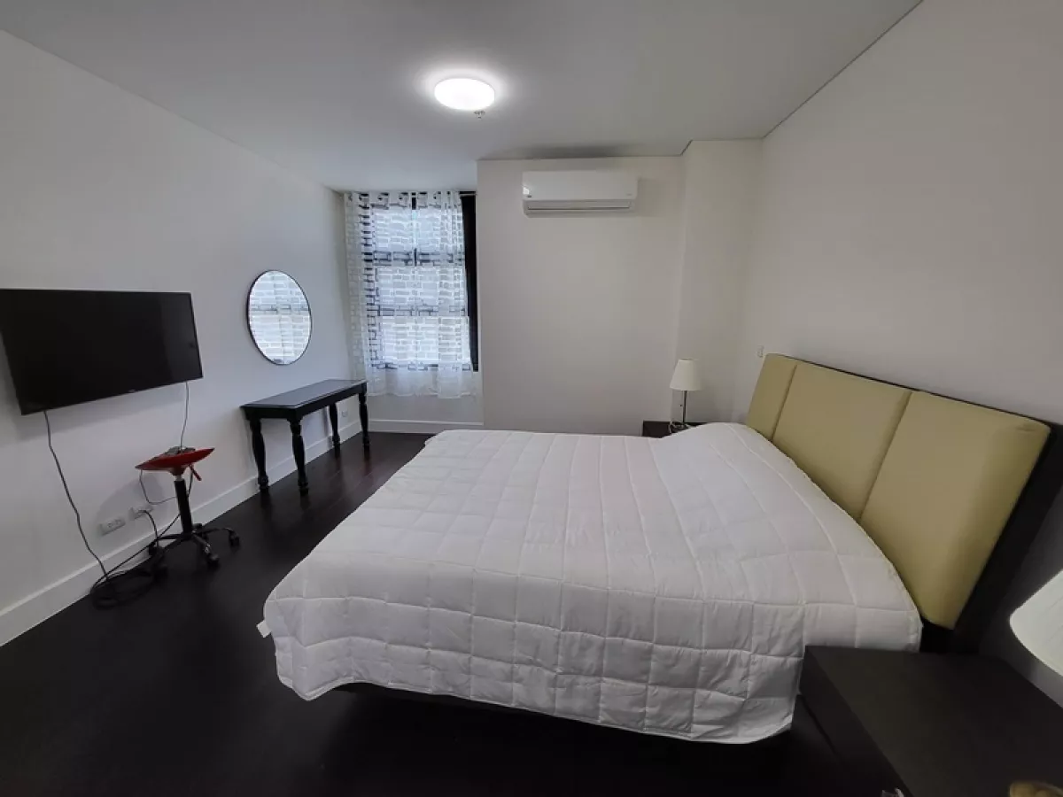 "1 Bedroom Condo Unit for Rent at Garden Tower 1 in San Lorenzo, Makati City"04