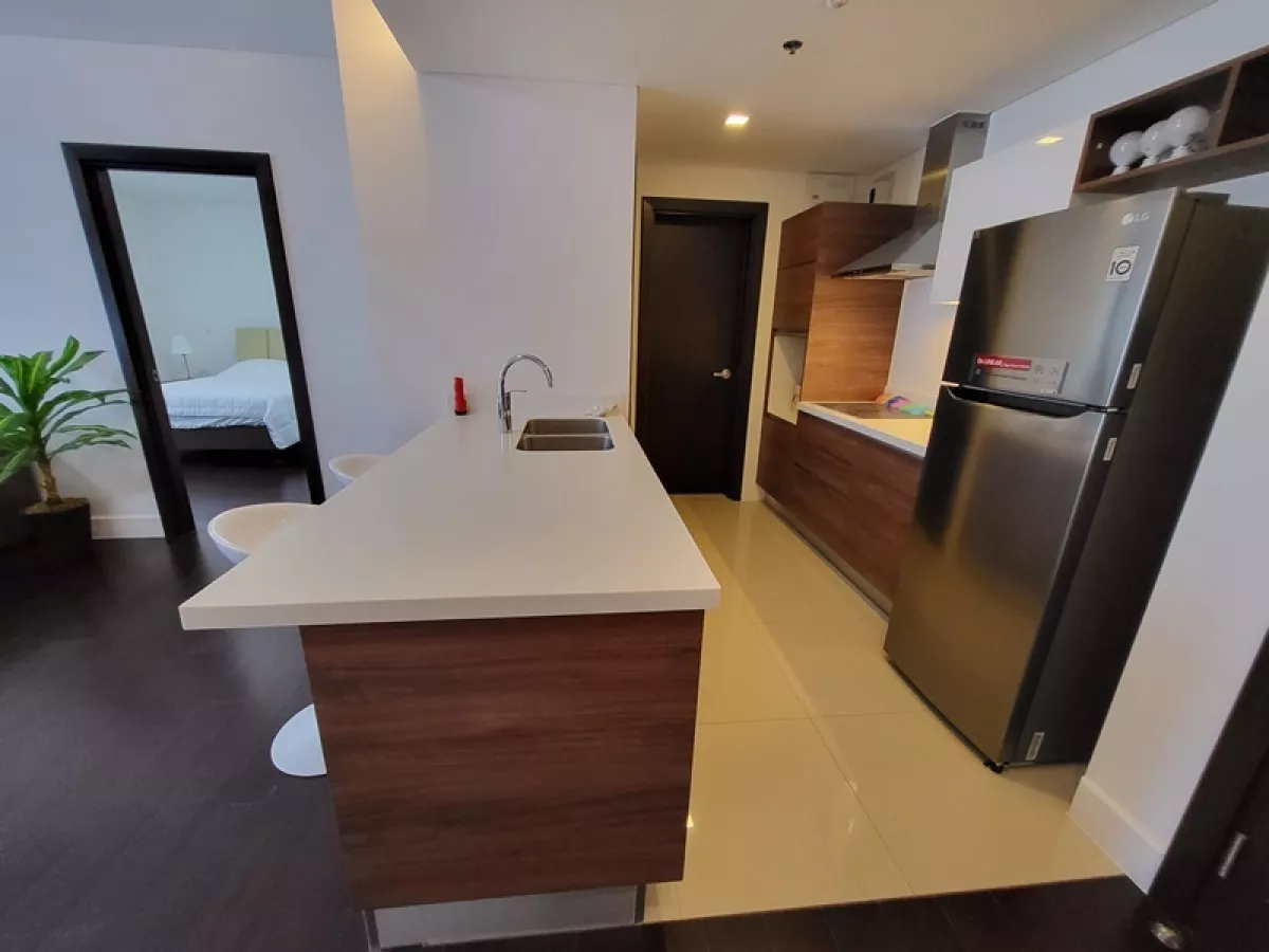 "1 Bedroom Condo Unit for Rent at Garden Tower 1 in San Lorenzo, Makati City"06