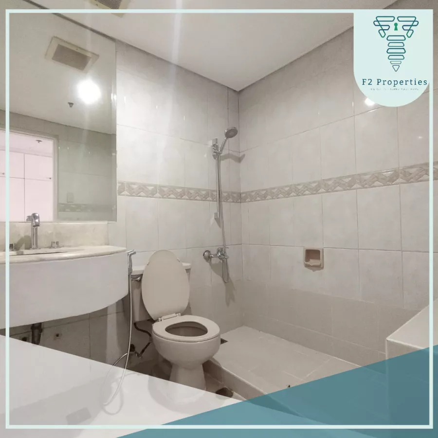 "Renovated 2 Bedroom Unit For Rent in One Lafayette Square, Makati City"08