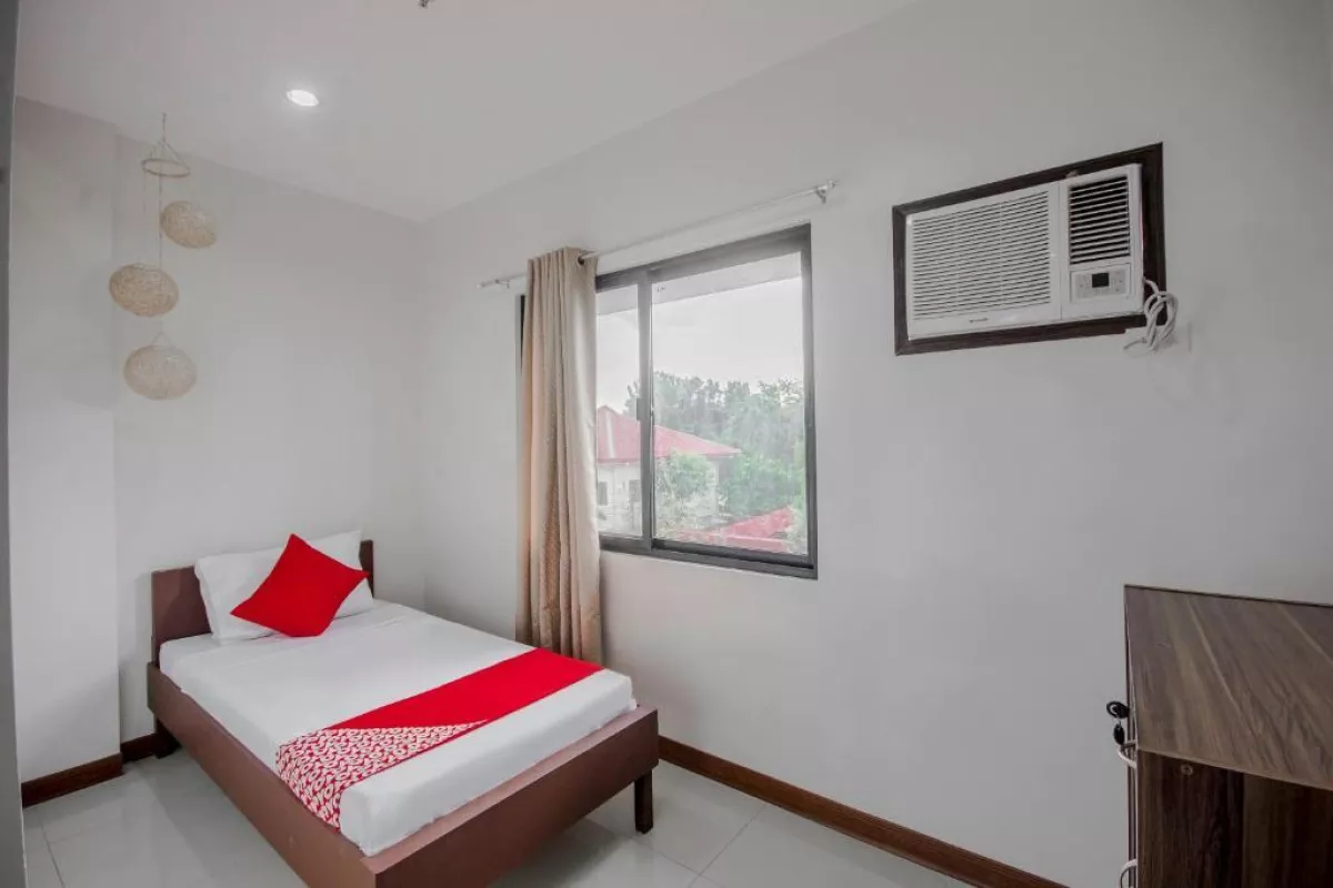 "For Rent Fully Furnished Unit at OYO 739 Cornerstone Manor in Talamban, Cebu"07
