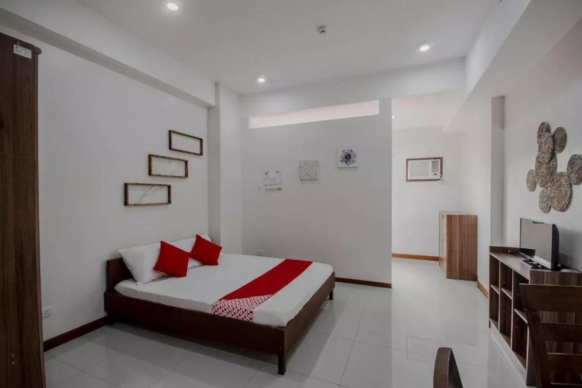 "For Rent Fully Furnished Unit at OYO 739 Cornerstone Manor in Talamban, Cebu"08