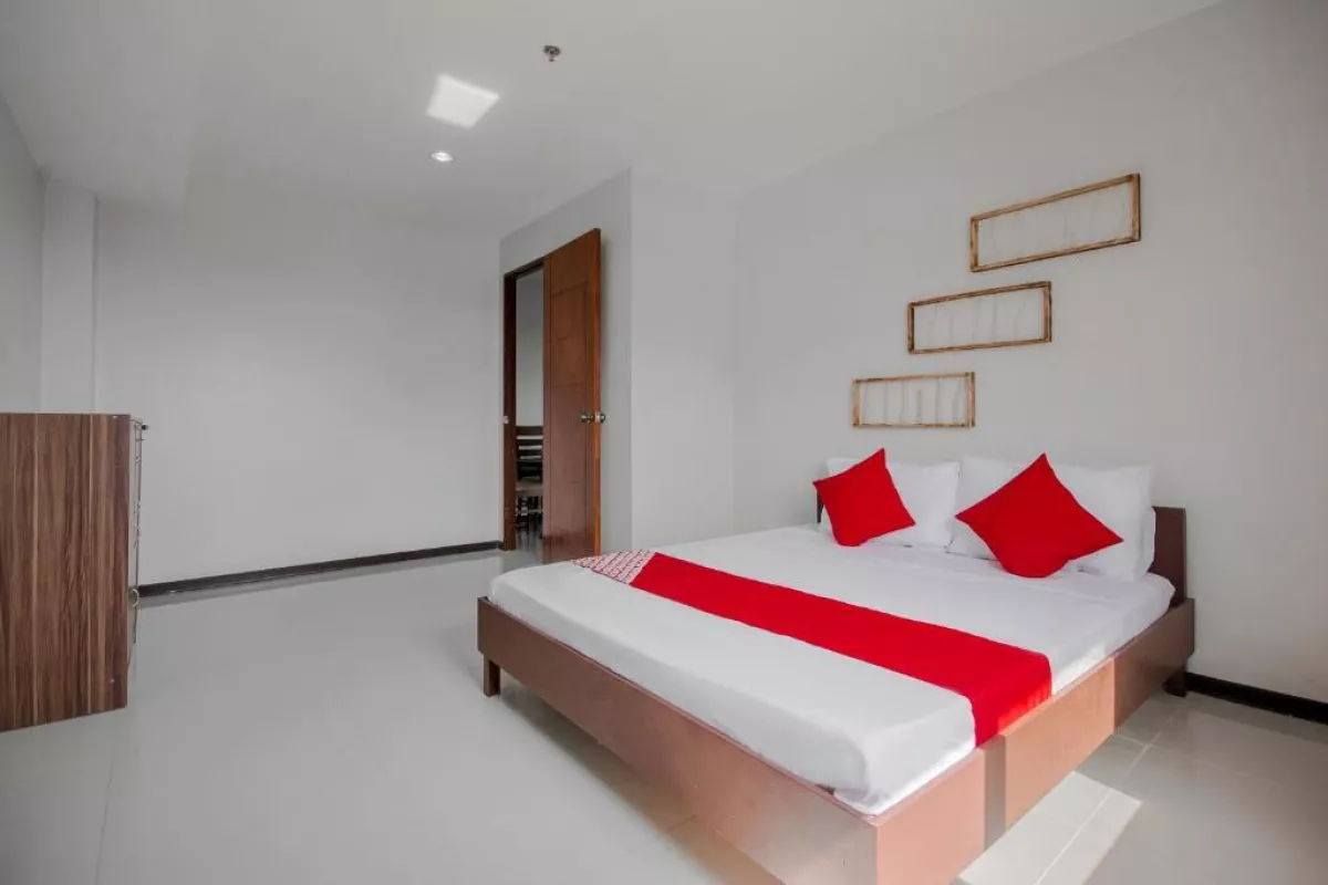 "For Rent Fully Furnished Unit at OYO 739 Cornerstone Manor in Talamban, Cebu"09