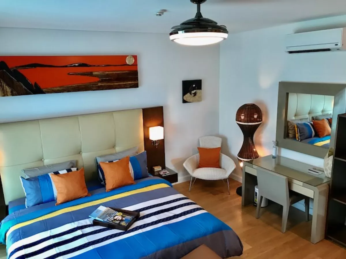"3BR Park Terraces Point Tower  220m2, FF, Interiored, Facing Laguna"03