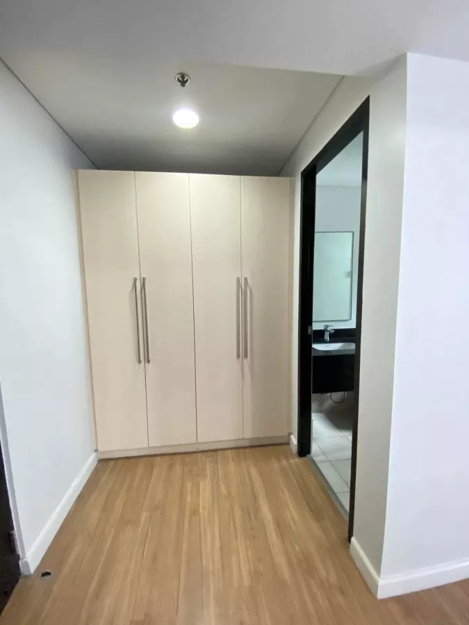 2 Bedroom for Rent Lease in Solstice Tower 1 Circuit Makati02