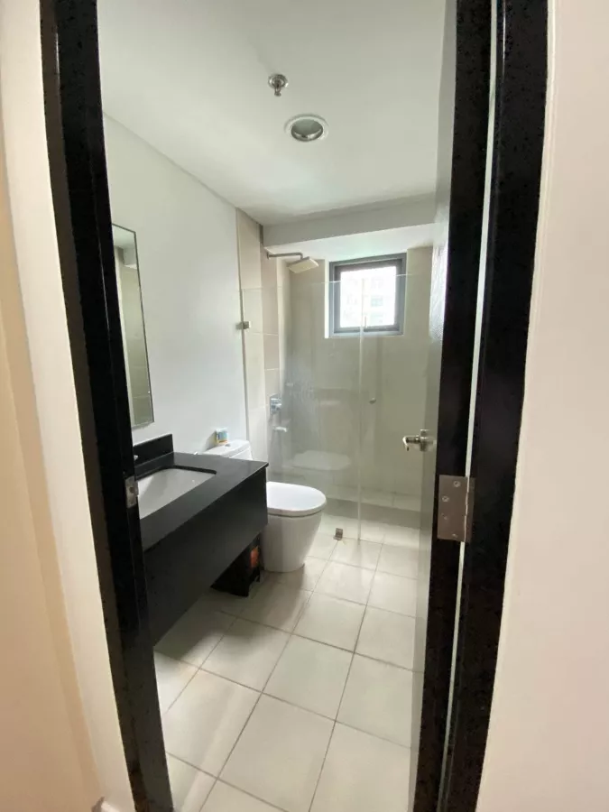 2 Bedroom for Rent Lease in Solstice Tower 1 Circuit Makati03