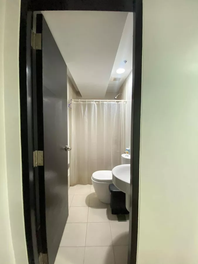 2 Bedroom for Rent Lease in Solstice Tower 1 Circuit Makati06