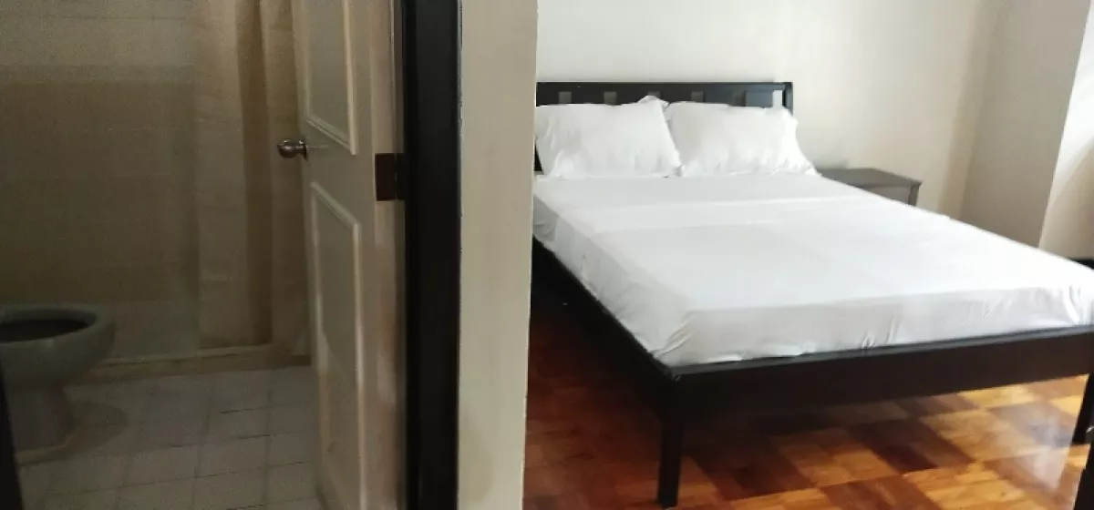 "For Rent Fully Furnished 2 Bedroom Unit at The Peak Tower, Makati City"08