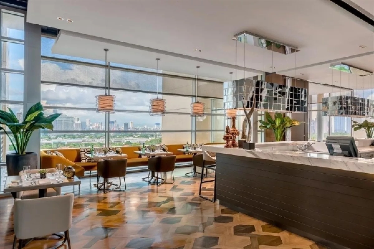 "4 Bedroom with 2 Parking in Discovery Primea, Ayala Avenue, Makati City"05
