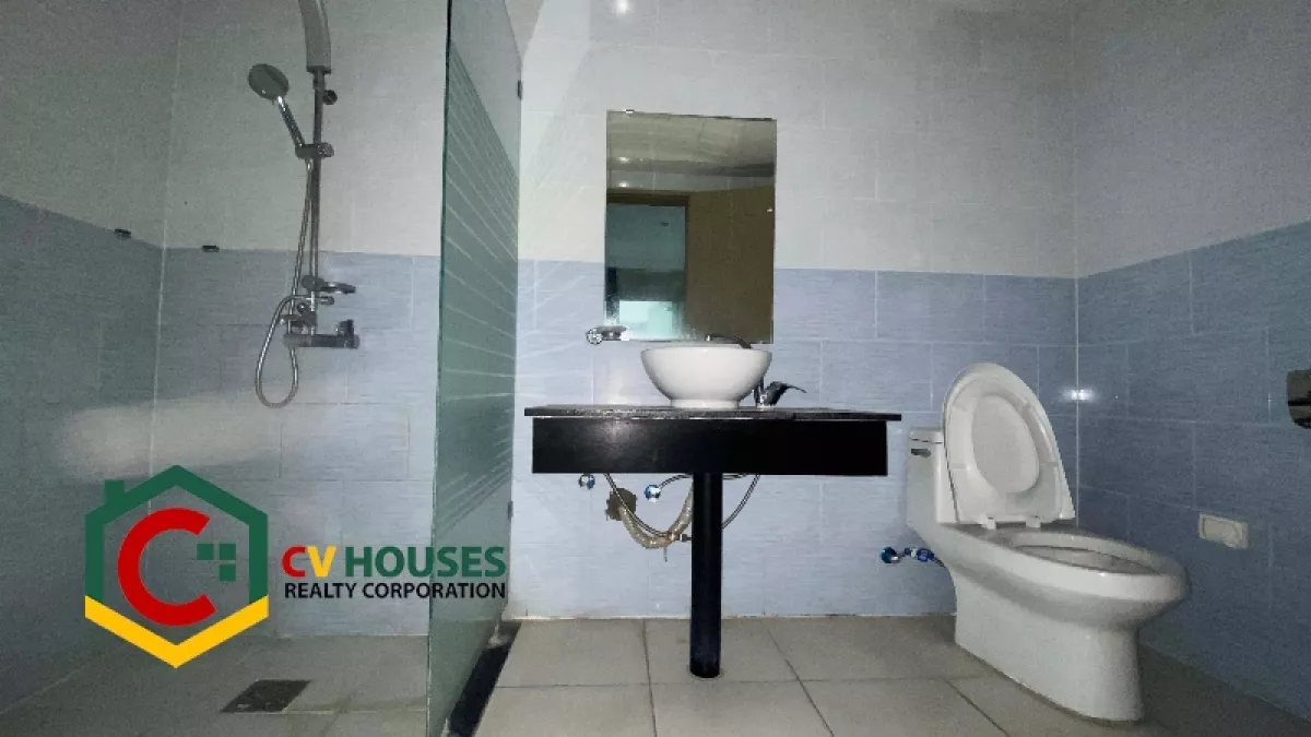 "Fully Furnished 4 Bedroom Condominium unit for Rent in Clark, Pampanga"06