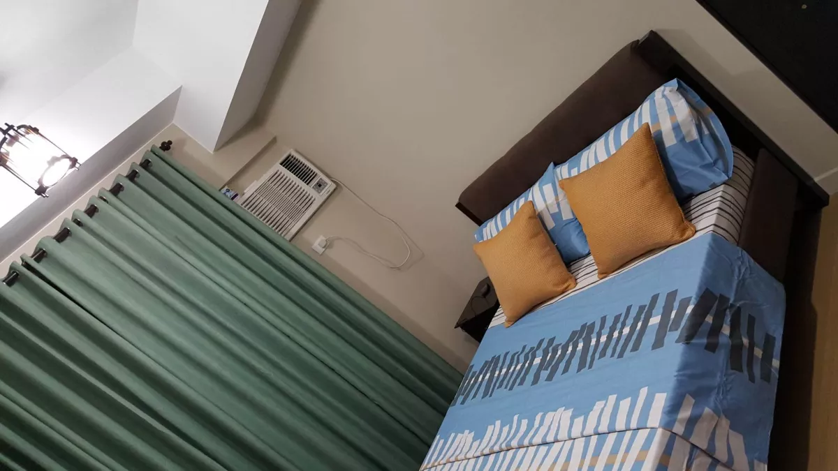 "For Lease 1-Bedroom Furnished Unit near RCBC PLAZA, Makati City"08