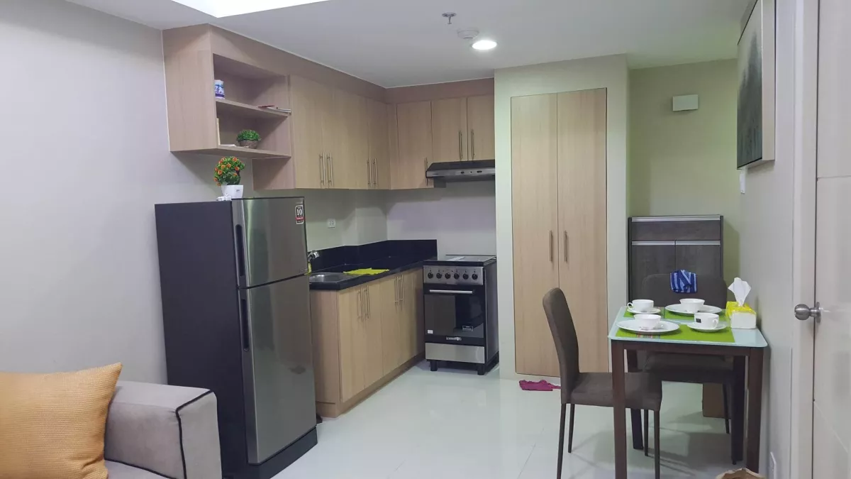 "For Lease 1-Bedroom Furnished Unit near RCBC PLAZA, Makati City"09