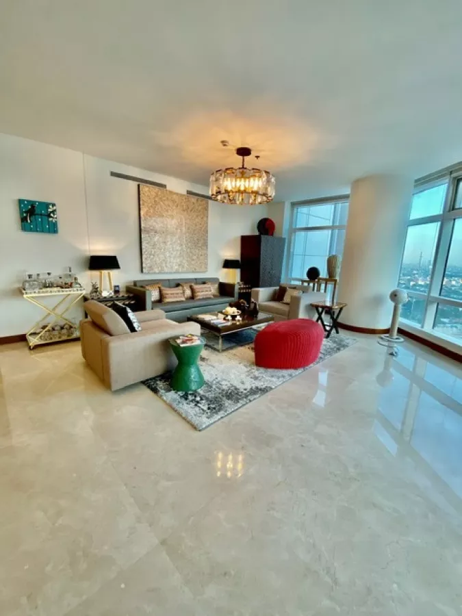 "3 Bedrooms Unit For Lease at Two Roxas Triangle, Makati City"05