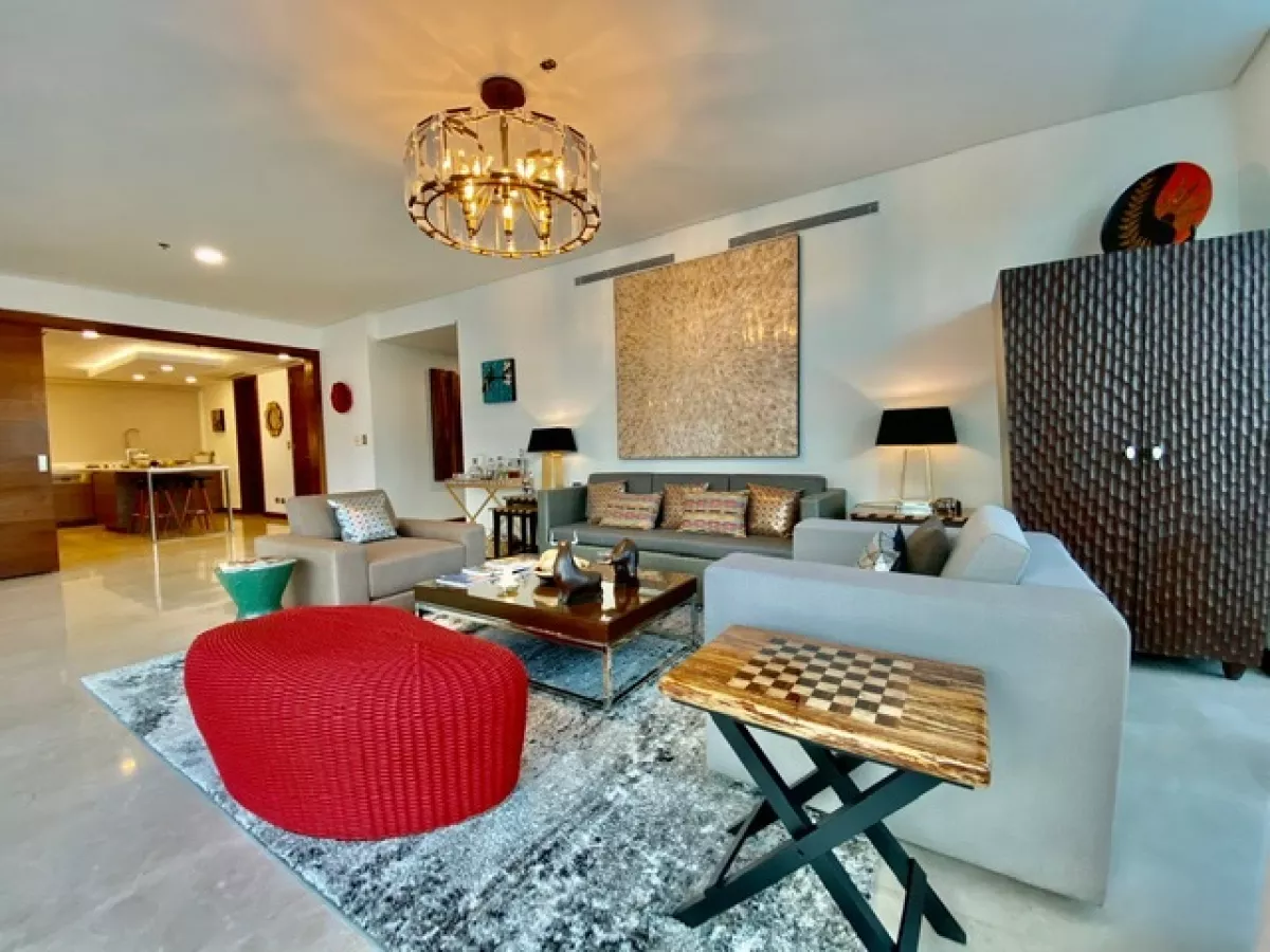 "3 Bedrooms Unit For Lease at Two Roxas Triangle, Makati City"07