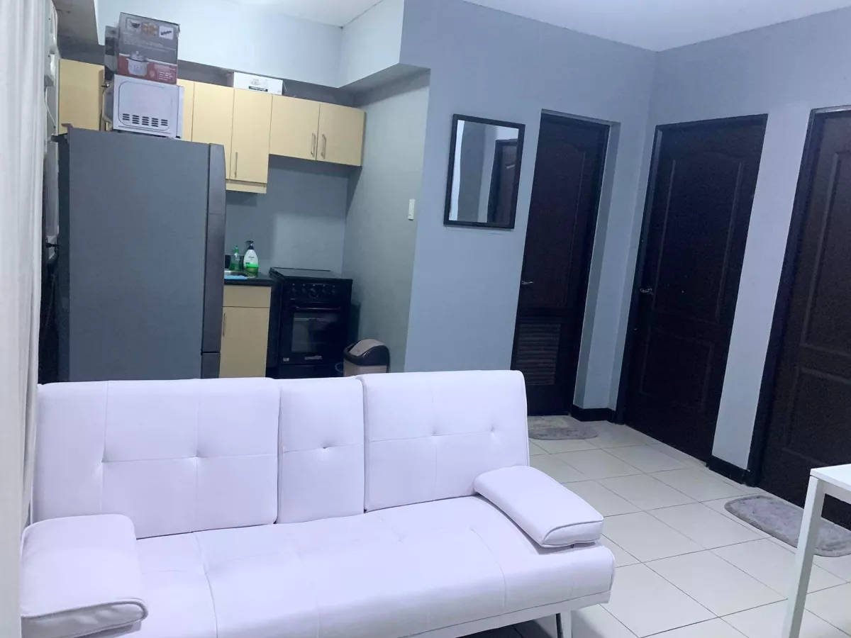 "25K Monthly 2 Bedroom Condo in Las Piñas near MOA, NAIA, Entertainment City"08