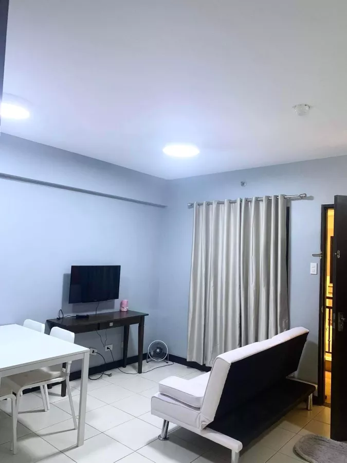 "25K Monthly 2 Bedroom Condo in Las Piñas near MOA, NAIA, Entertainment City"09