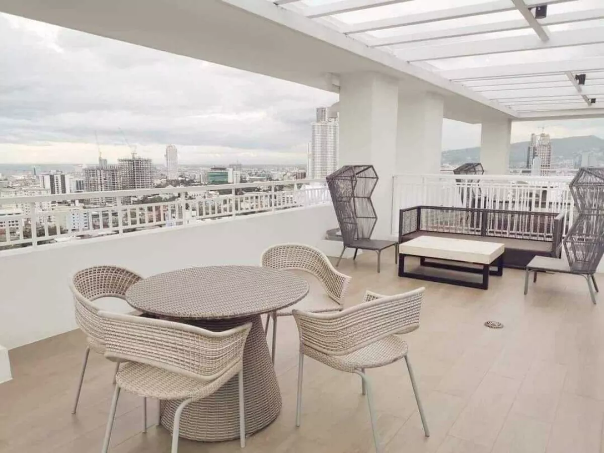 FOR RENT Studio Unit Condominium across Ayala Mall in Cebu Business Park Cebu04