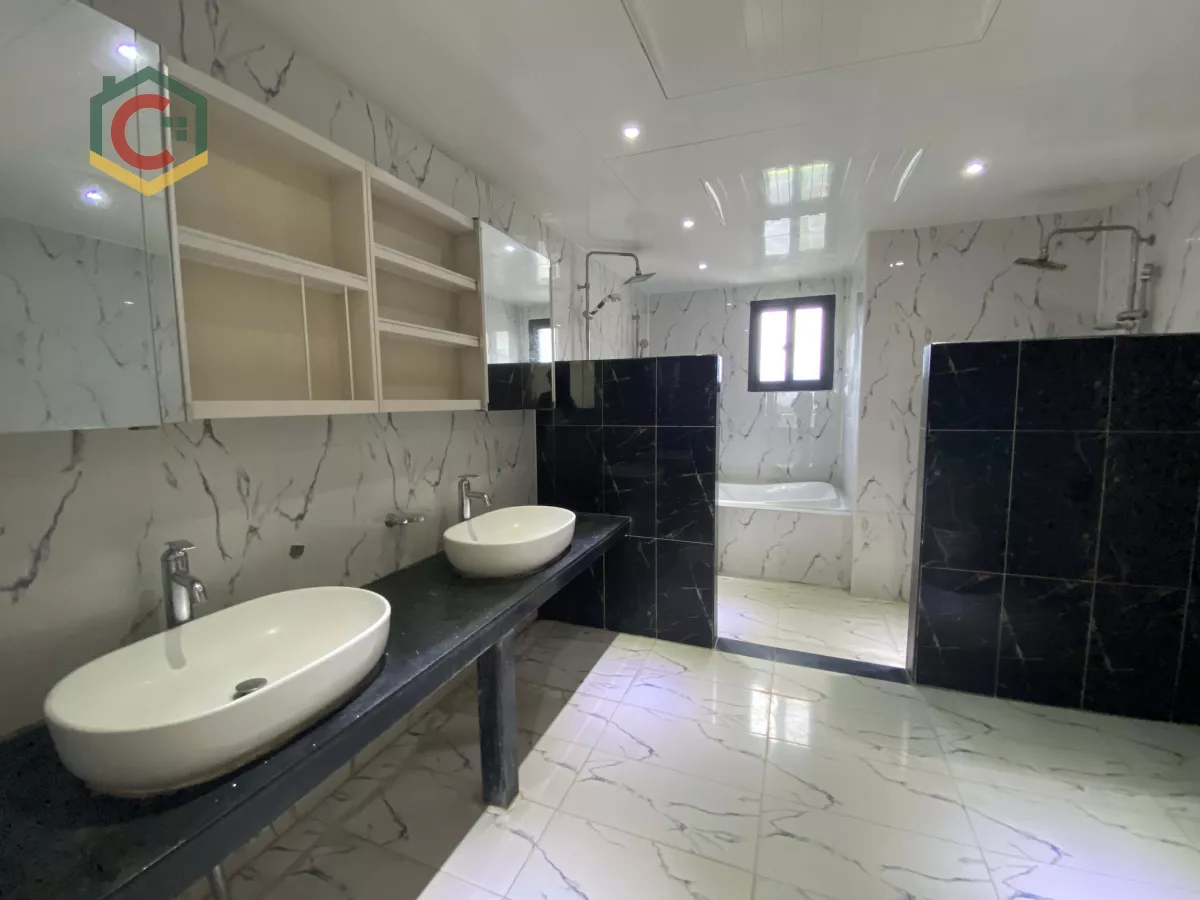 "For rent 4 Bedrooms Condominium unit inside Clark, Angeles, Pampanga"03
