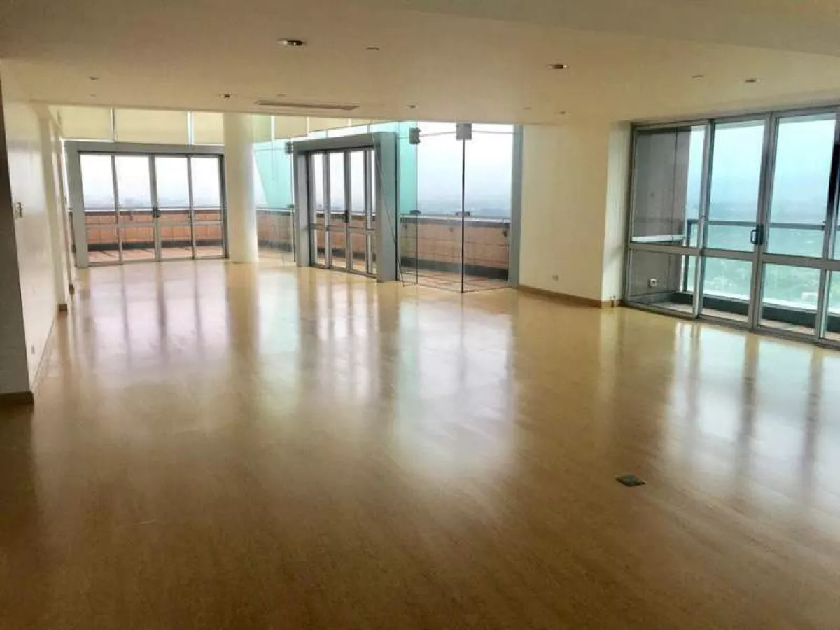 "36th floor Regent Parkway, BGC, Taguig"01