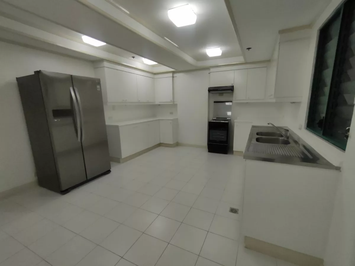 3 Bedroom for rent at Splendido Gardens Makati10