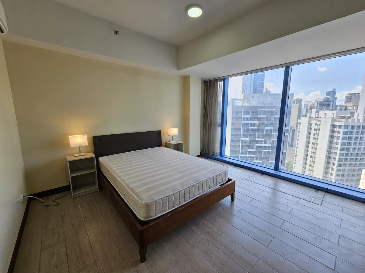 "1BR Condo unit at Three Central, Makati CBD | 1DR-033"04