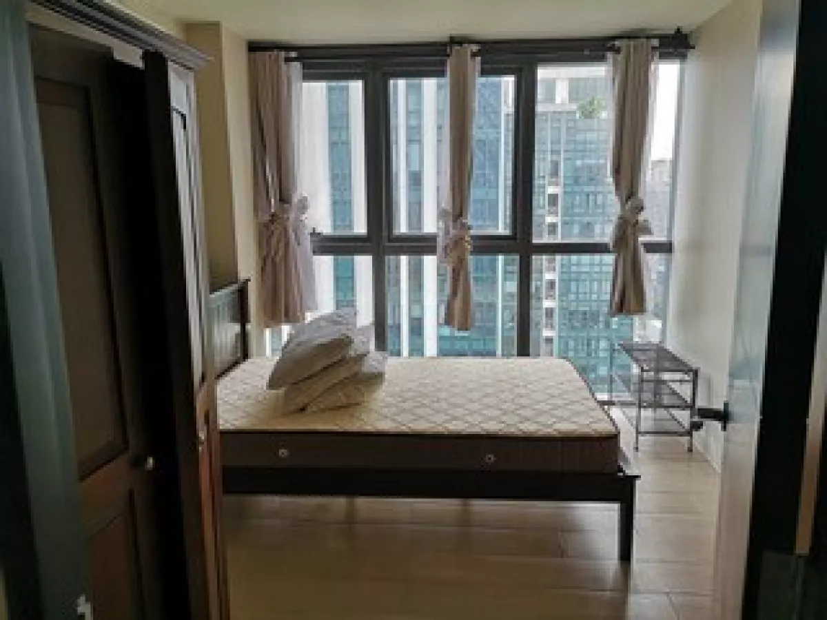 "2 Bedroom Uptown Ritz Residence Condo For Lease in BGC, Taguig City"03