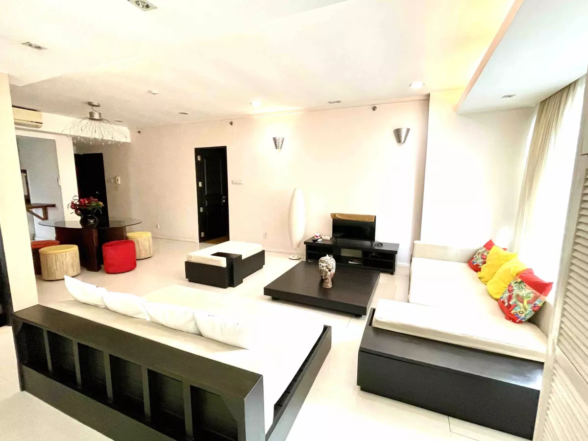 For Rent 2 bedroom Kensington Place condo BGC Taguig05