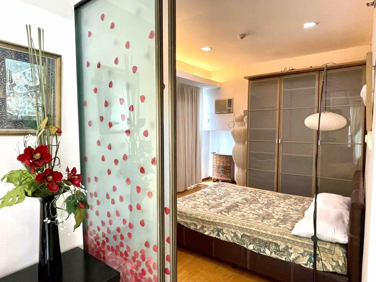 For Rent 2 bedroom Kensington Place condo BGC Taguig06