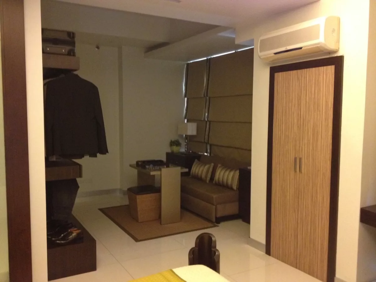 "Kensington Place BGC: 2BR  113m2, Facing Makati skyline, 1 parking"05
