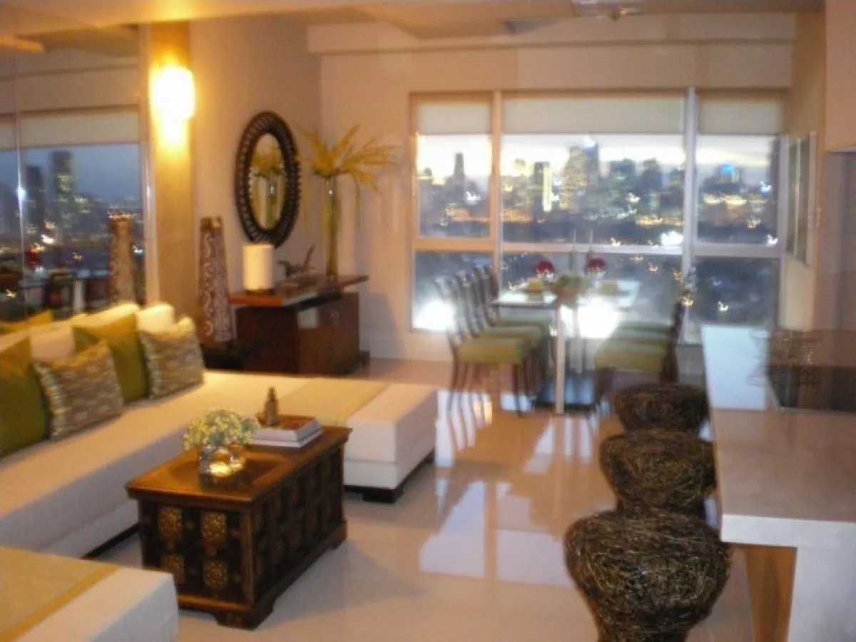 "Kensington Place BGC: 2BR  113m2, Facing Makati skyline, 1 parking"07