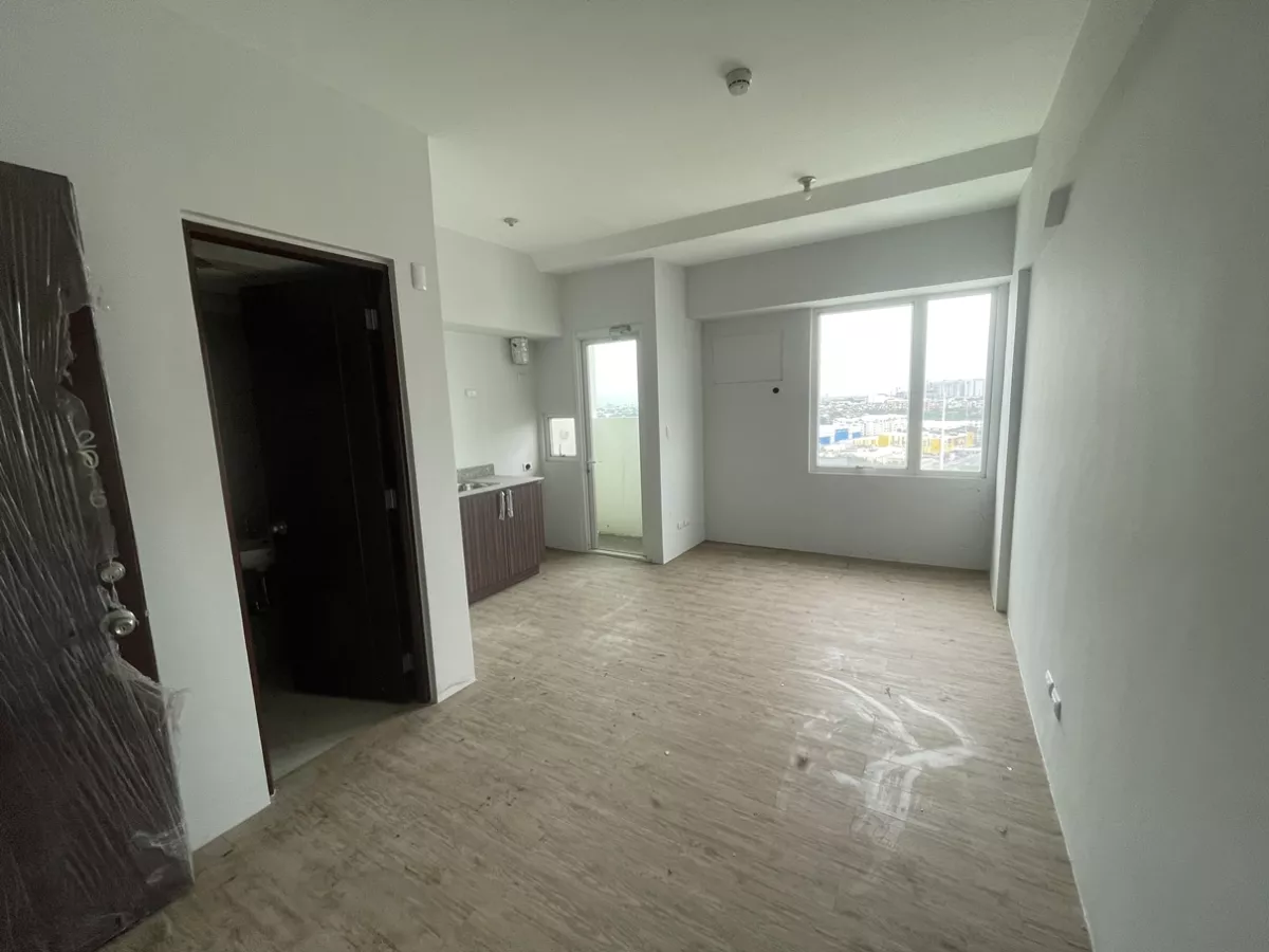 "For Lease Condominium Unit in Anuva Residences, Muntinlupa City"04