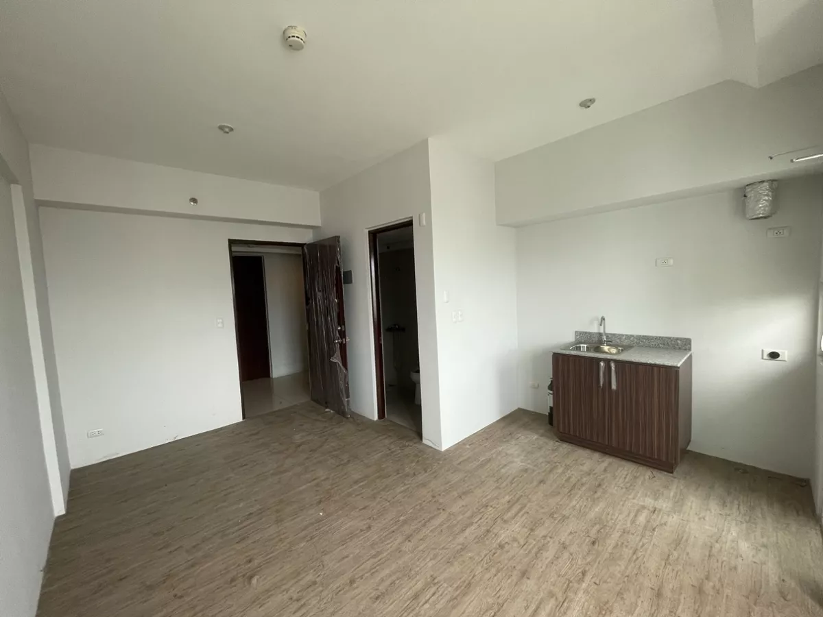 "For Lease Condominium Unit in Anuva Residences, Muntinlupa City"05